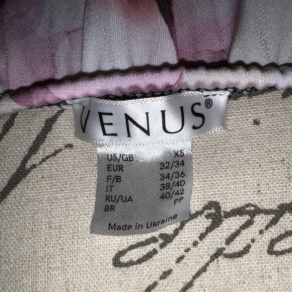 Venus - Floral off-the-shoulder ruffle top, fitted but stretchy dress XS - Picture 3 of 4